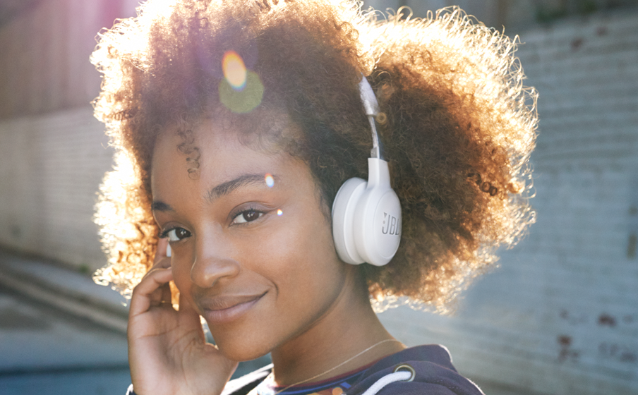 JBL LIVE 400BT Lass dir von deinem Sprachassistenten helfen. - Image
