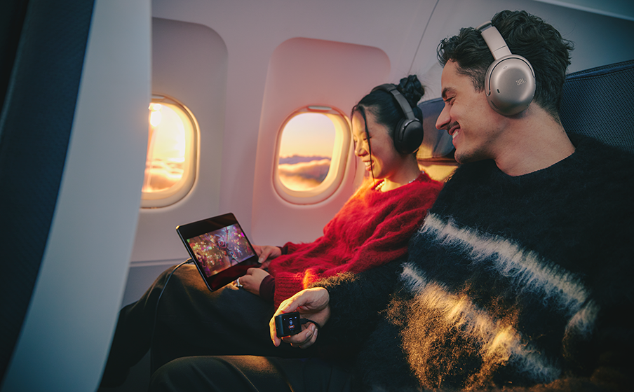 JBL Tour One M3 Smart Tx JBL Smart Tx: Universeller Auracast&trade; Audiosender - Image