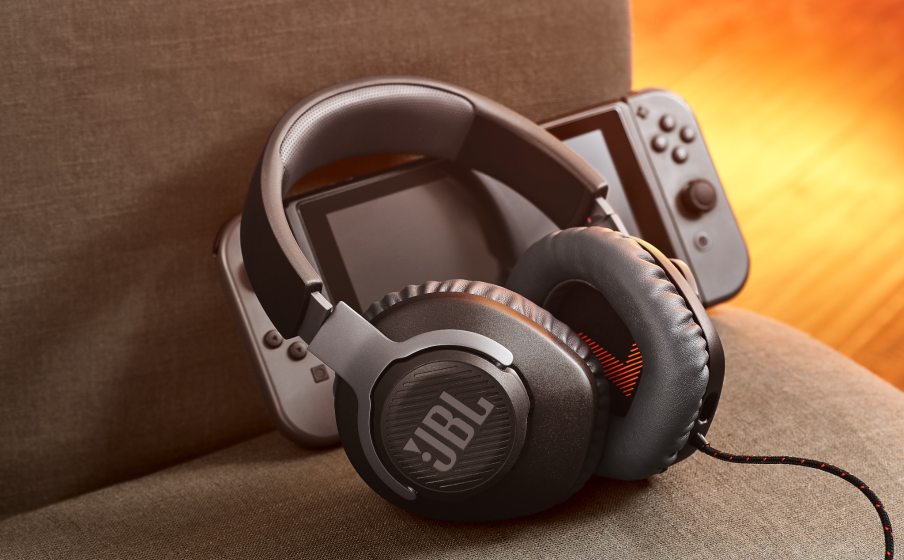 JBL Quantum 100 Sei mittendrin - mit JBL QuantumSOUND Signature - Image