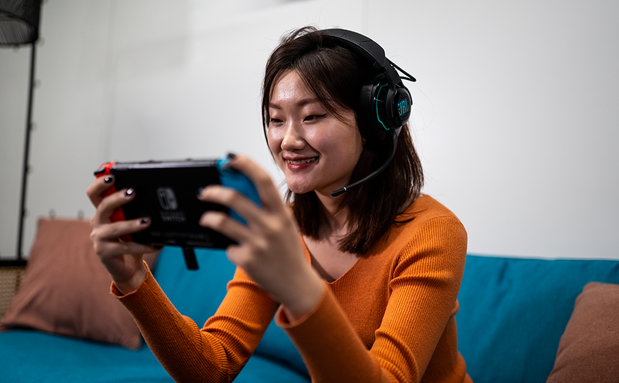 JBL Quantum 910 Wireless Mit Hi-Res-zertifiziertem JBL QuantumSOUND Signature bist du mitten im Spiel - Image
